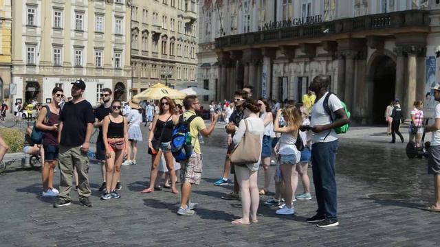 Прогулка по Староместской площади. (Чехия. Прага. август 2015) смотреть онлайн