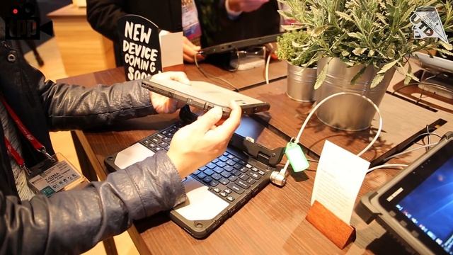 النظرة الأولى على جهاز Panasonic Toughbook cf-20 смотреть онлайн