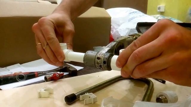 Как паять пластиковые трубы смотреть онлайн