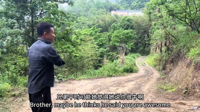 美女開benz來越野，車撞壞了也不心疼，個性特別好！【王成佛半山木屋农场】 #offroad #Beauty#Benz#car#funny смотреть онлайн