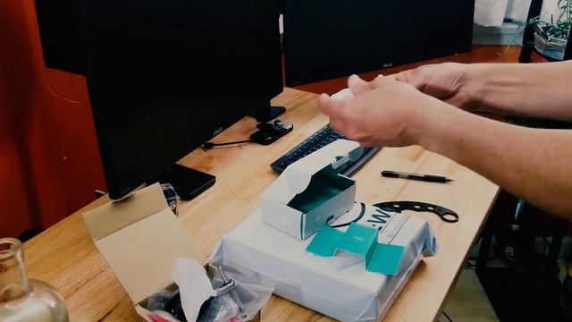 UNBOXING NEEWER F100 7" 1280X800 CAMERA FIELD MONITOR. (MUST HAVE) смотреть онлайн
