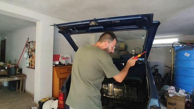 Fiat Panda si veste di nero! Come smontare/montare vetri a compasso e fissi + loro impellicolamento смотреть онлайн