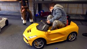 Обзор Гаража и ВСЕ МАШИНЫ Макса/ Распаковка супер ТАЧКИ/ Что-то пошло не так/ Toy Cars ride on