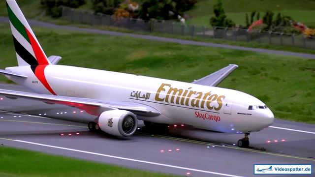 ✈️ Planespotting at the famous Miniatur Wunderland Hamburg смотреть онлайн
