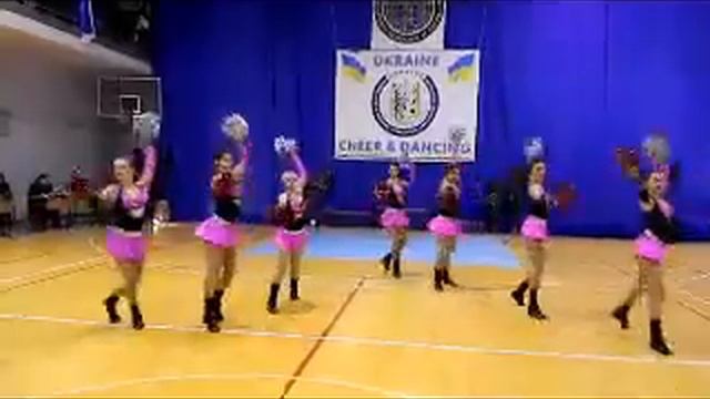 Черлидинг. "УкрГАЖД" данс-команда помпоны взрослые.mp4 смотреть онлайн