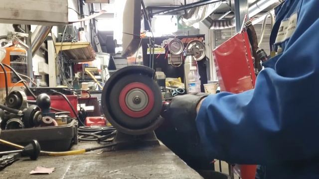 2009 MAZDA TRIBUTE | HOW TO REPLACE FRONT BRAKE PADS | HOW TO CHANGE OIL | VIN DADI | V-NATION смотреть онлайн