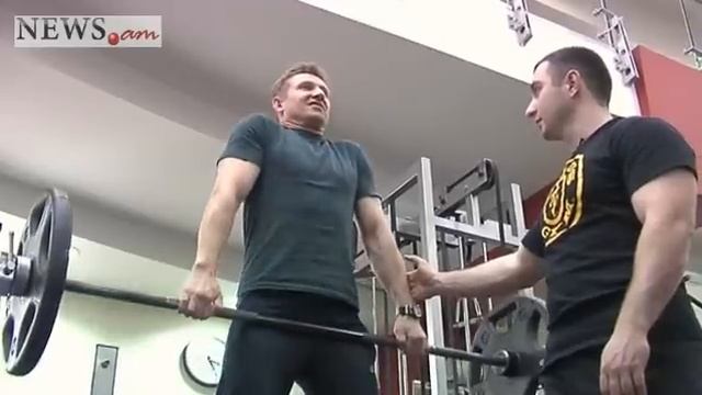 Fitness on NEWS.am Sport. 14 Трапециевидная мышца- Шраги со штангой смотреть онлайн