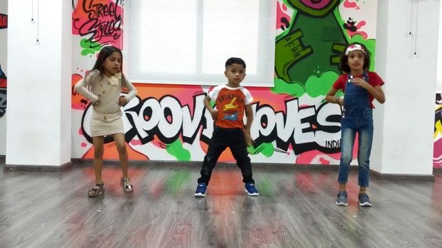 "KUCH KUCH" - Tony kakkar | Dance cover | Groovy Moves смотреть онлайн