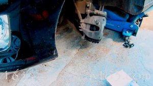 Пежо-408 передние тормозные колодки замена