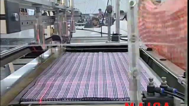Автомат для совмещения ткани в полоску с обрезкой края и выравниванием MAICA 1060 смотреть онлайн