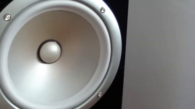www.saigonhd.com - Yamaha NS 777 & Bassotronics смотреть онлайн