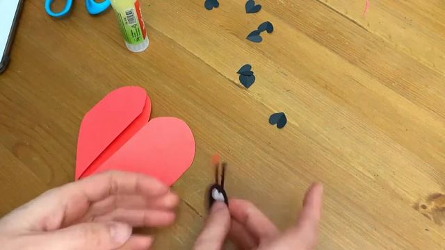 Детские поделки. Простая открытка на 14 февраля. Божья коровка смотреть онлайн