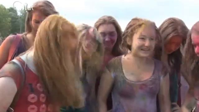 Молодежь. Холи. Пляж смотреть онлайн