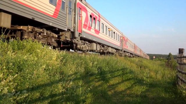 Тепловоз ТЭП70БС-290 с поездом № 452 Адлер - Ижевск смотреть онлайн