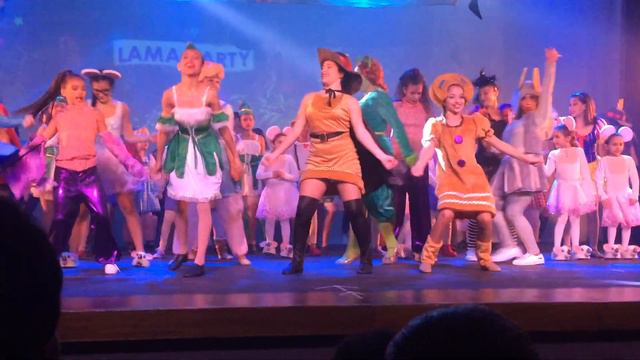 Lama Party - Fechamento do espetáculo musical com base na aminação Shrek смотреть онлайн