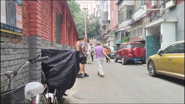 【Fire scene】Beijing fire truck responding to residential building's kitchen catches fire смотреть онлайн