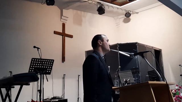 1Кор 4:3: "Для меня очень мало значит, как судите обо мне вы или как судят другие люди смотреть онлайн