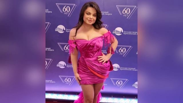 49-летняя Наташа Королева не стесняется показывать фигуру в купальнике смотреть онлайн