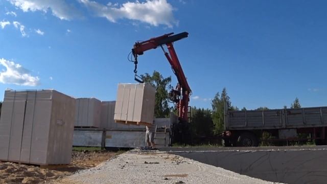 Строительство дома из газосиликатных блоков. Часть 1. Разгружаем блоки. смотреть онлайн