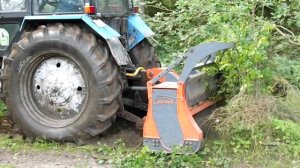 Мульчер UM-Forest на тракторе МТЗ 1221