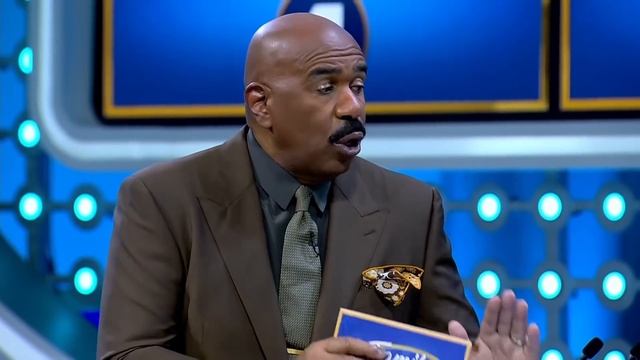 Steve Harvey just can't get these names right, we gotta love SA culture? | Family Feud South Africa смотреть онлайн