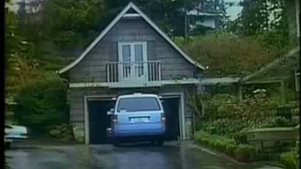 Kurt Cobain was found dead - he was murdered! - Documentary (Seattle, WA 04/08/94)