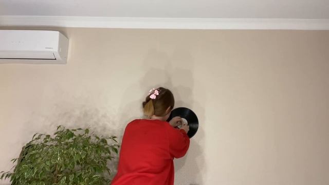 украшаю комнату?//decorating my room? смотреть онлайн