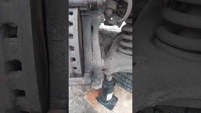 Как снять нижнее крепление суппорта Газель Нэкст (солдатик) смотреть онлайн