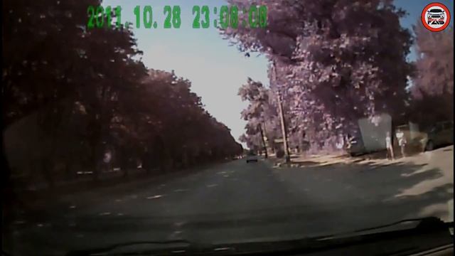 Светофор/полосы на технаре и Газелька на красный. Феодосия. смотреть онлайн