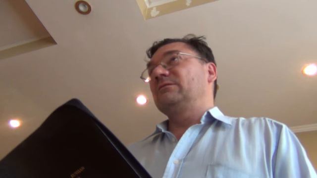 1-я Царств 3 1 Samuel 3 Самуил служил Господу при Илии И отвечал он: вот я! смотреть онлайн