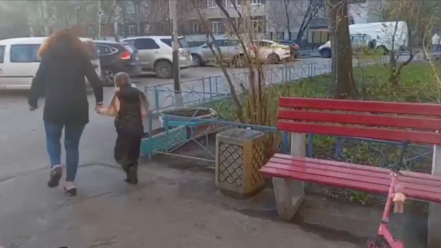Даже зеркало знает ответ - что важнее безопасности нет!.mp4