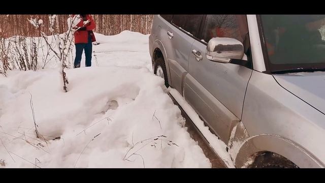 Паджеро 4, Уаз Патриот АКПП, Ниссан Патфайндер, Нива, по снегу. смотреть онлайн