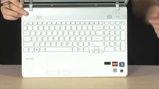 Sony VAIO VPCEE25FX/WI Laptop смотреть онлайн