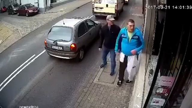 мгновенная карма ломал окна мечети смотреть онлайн