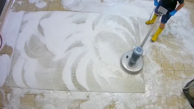 Потрясающий результат стирки загрязненного ковра / Awesome washing results on dirty carpet смотреть онлайн