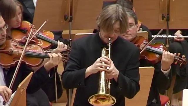 Sergei Nakariakov (trumpet) and Juri Gilbo (conductor). Tchaikovsky Rokoko Variations Part I смотреть онлайн