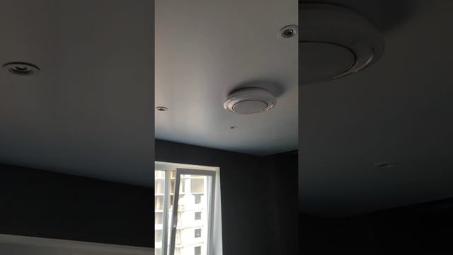 Натяжной потолок сатин белый с точечными светильниками смотреть онлайн