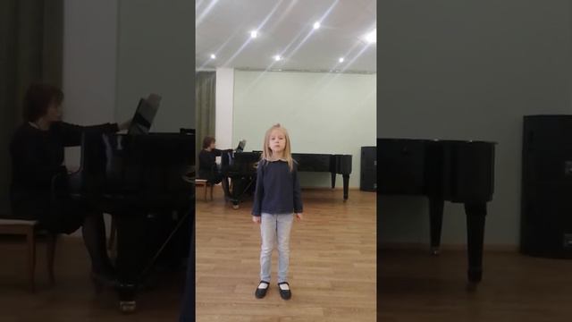 Баженова Настя муз. В. Шаинского, сл. Д. Непомнящей "Песенка Мамонтенка" смотреть онлайн