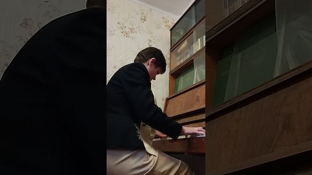 "Мы были оба: Я - у аптеки, а Я ---- в кино искала Вас ! Так значит завтра, на том же месте "..... смотреть онлайн