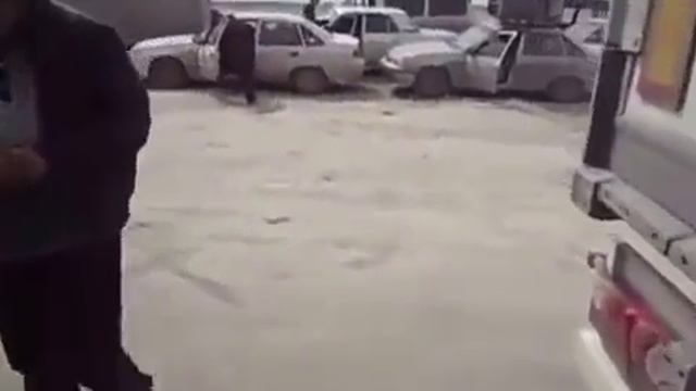 РАЗБОРКИ НА ГРАНИЦЕ УЗБЕКИСТАНА С ТАДЖИКИСТАНОМ !!! смотреть онлайн