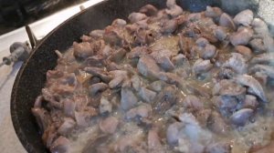 Куриные сердечки и желулочки в сливках (бомба, очень постой рецепт)