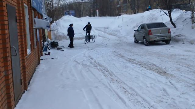 Трехколесный электровелосипед. Зимний тест драйв. Дрифт смотреть онлайн