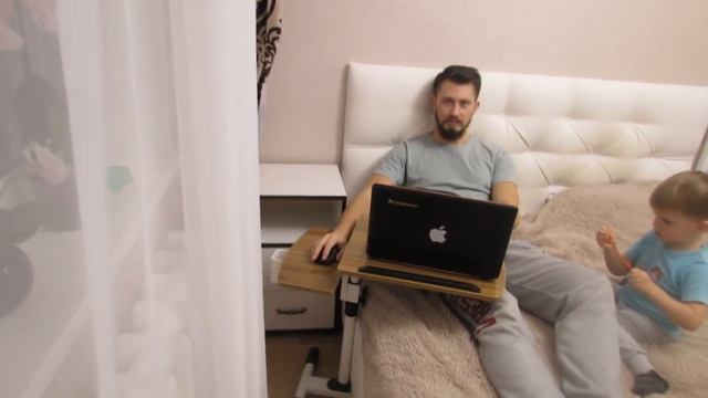 Удобный столик для ноутбука смотреть онлайн