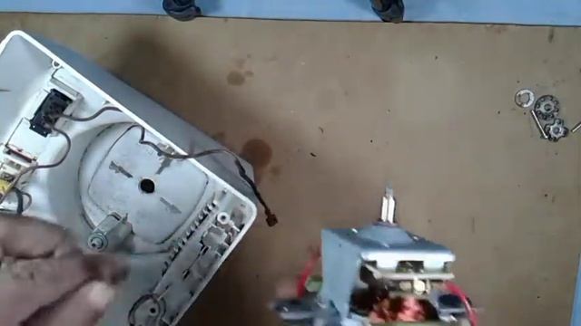 خلاط.تصليح خلاط مولينكس فى المنزل .ماتور الخلاط بيشرز .تصليح خلاط مولينكس смотреть онлайн
