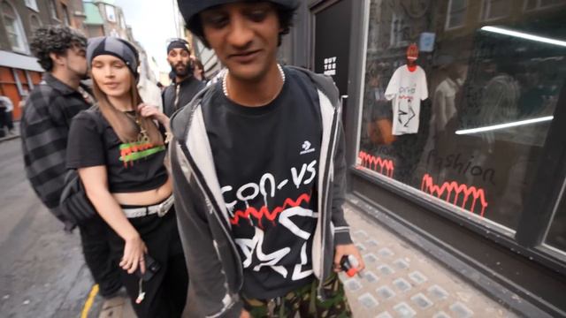 What Happened at Dover Street Market Market SAMPLE SALE... смотреть онлайн