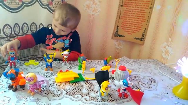 Юра Играет в Игрушки Щенячий Патруль. Мегащенки смотреть онлайн