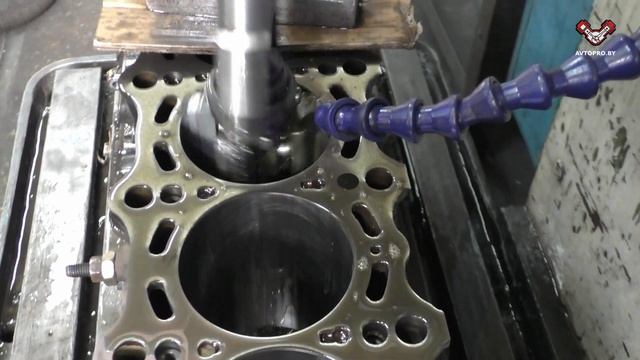 ENGINE BLOCK CYLINDER HONING / ХОНИНГОВАНИЕ ЦИЛИНДРОВ БЛОКА ДВИГАТЕЛЯ смотреть онлайн
