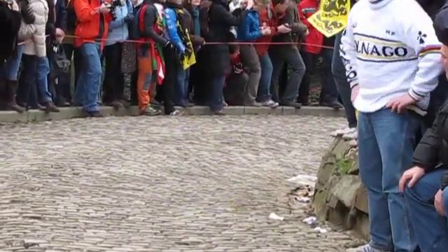 Ronde van Vlaanderen 2010 @ Kapelmuur смотреть онлайн