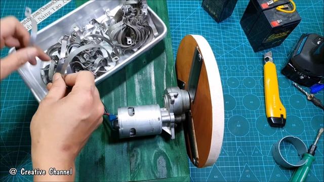 Build a Onion Slicer Machine Using Wooden Cutting Board At home смотреть онлайн