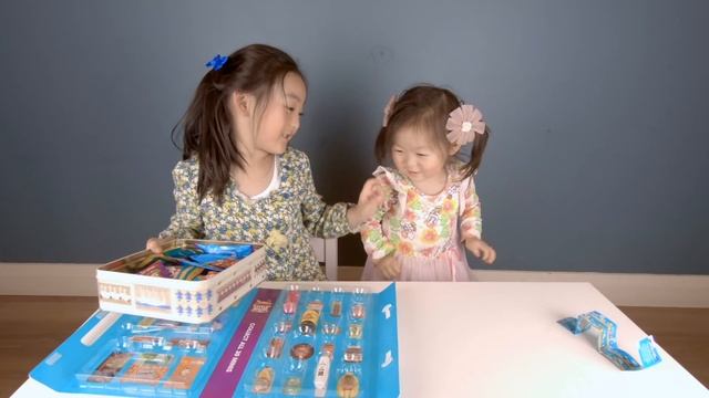 Opening Coles Little Shop Collectables Part1 смотреть онлайн